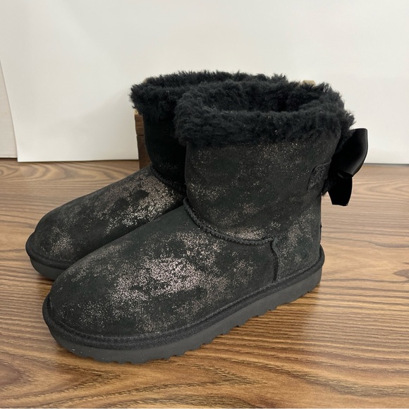 UGG MINI BAILEY BOW GLIMMER BLACK SUEDE GLITTER WOMEN'S BOOTS SIZE 5 COMFY BOOTS - Picture 10 of 12